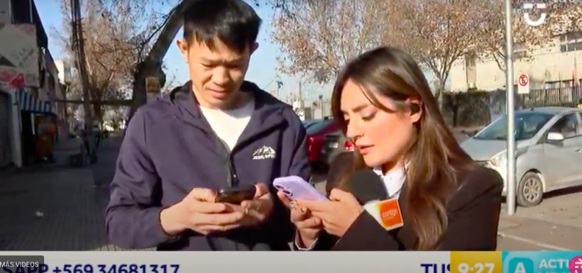 Periodista de CHV protagoniza coqueto momento en vivo