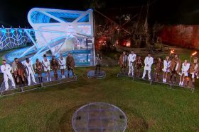 nueva pareja mundos opuestos