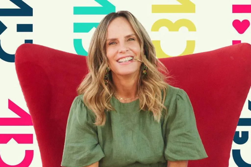 FOTO | ¡Recibió puros halagos! Diana Bolocco impactó con jugado nuevo look