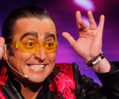 "Dos eliminadas del reality": Yerko Puchento arremete contra Gobierno de Kast con polémica rutina