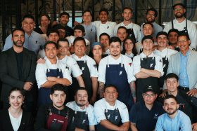 La inspiradora historia del chef que pasó de hacer malabares a dirigir Karai by Mitsuharu: Él es Nicolás Vivallo