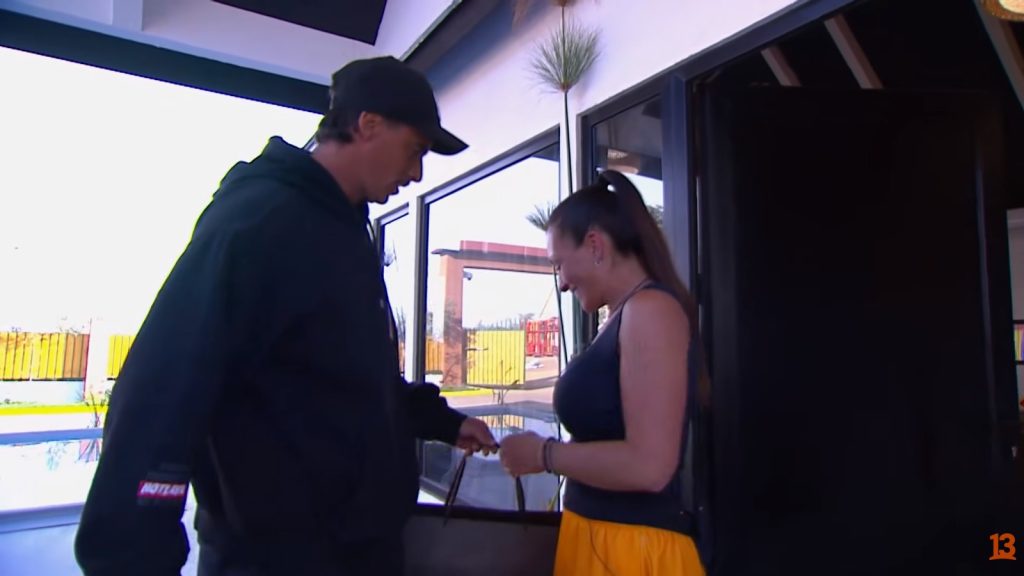 "Moví cielo, mar y tierra": Camilo Huerta sorprendió a Paula Pavic con especial regalo en Vecinos al límite