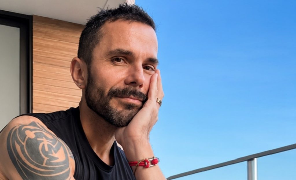 FOTOS | ¡Con una mujer conocida! Álvaro Ballero no da más de felicidad y revela nuevo romance