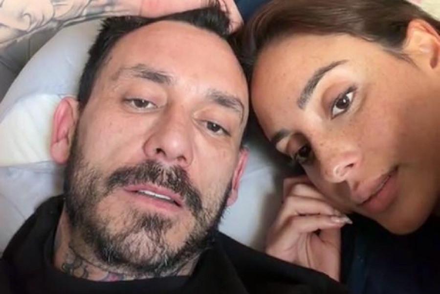 VIDEO | "¿Charqui?": Nueva pareja de Mauricio Pinilla es interpelada durante transmisión en vivo ¡Y así responde!